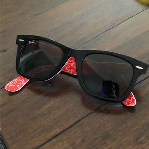 PRICED To Sell! Ray Ban Wayfarer Black/Red 100% Au